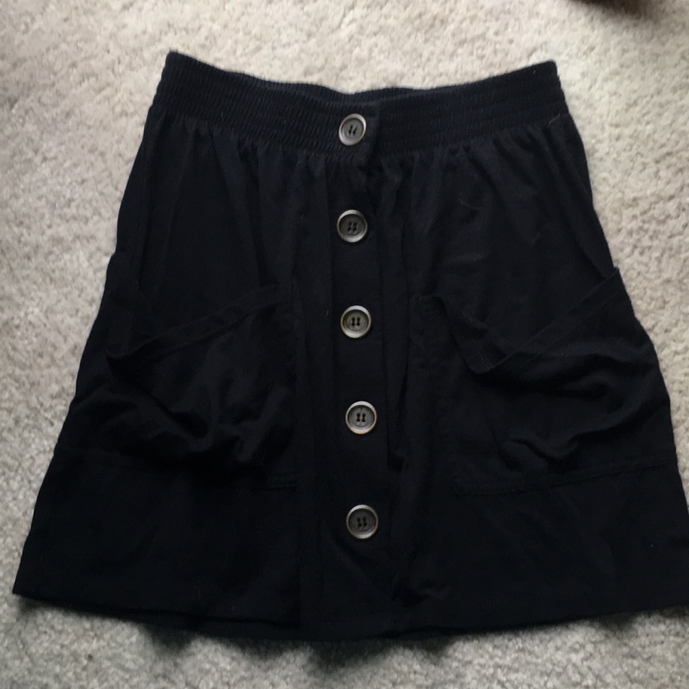 Black button up skirt w/ pockets🖤